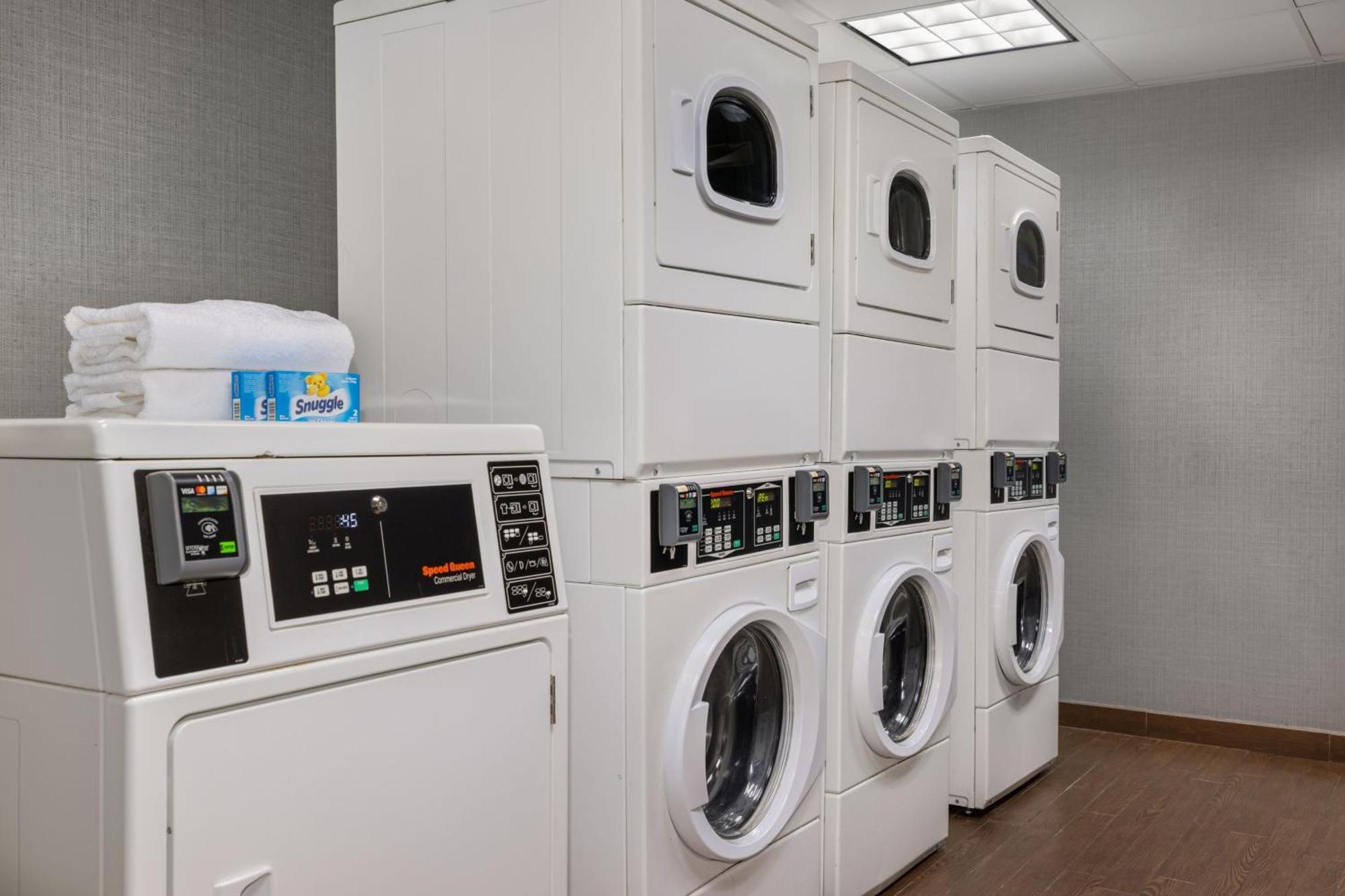 Residence Inn By Marriott Long Island Islip/Courthouse Complex Central Islip Bagian luar foto