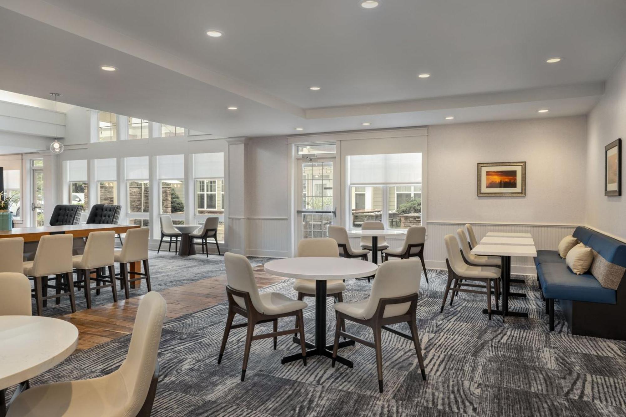 Residence Inn By Marriott Long Island Islip/Courthouse Complex Central Islip Bagian luar foto
