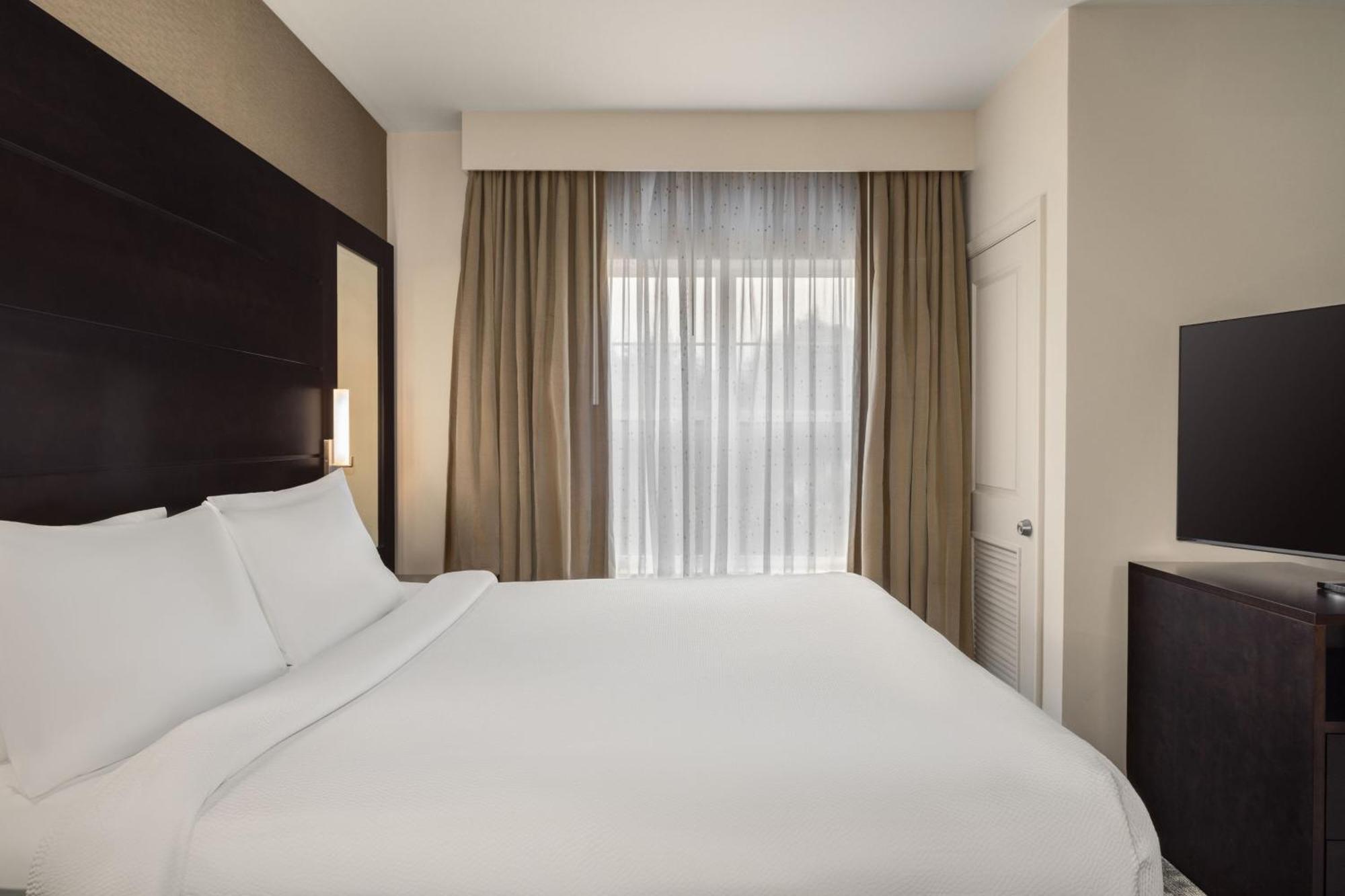 Residence Inn By Marriott Long Island Islip/Courthouse Complex Central Islip Bagian luar foto